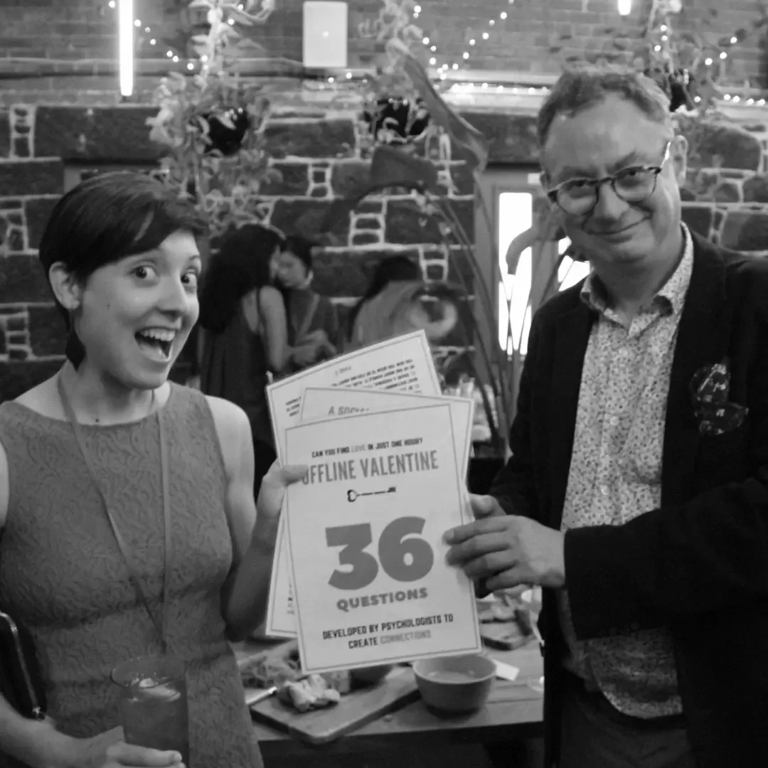 A guest delighted with the 36 Questions sheets
