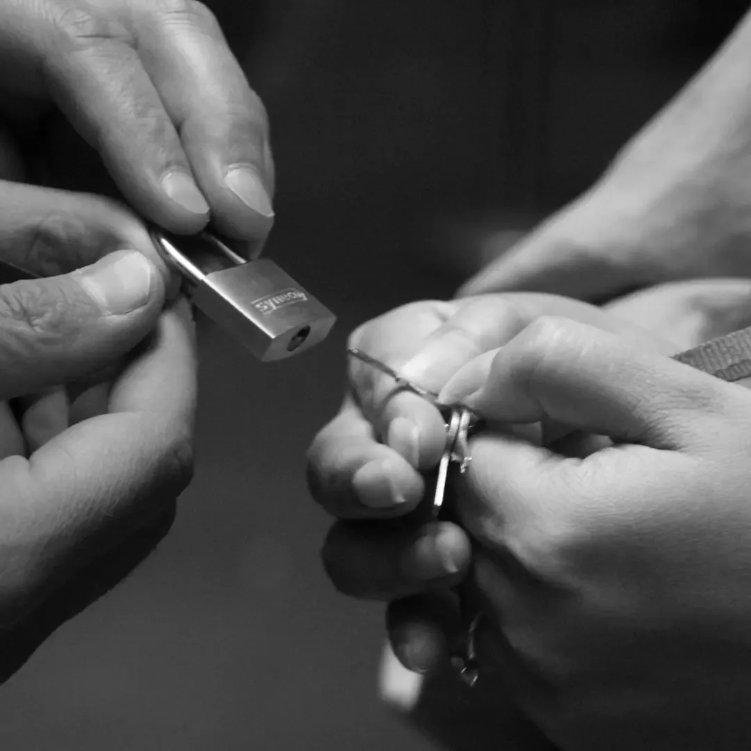 Guests exchanging the padlock and key keepsake